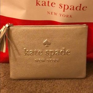 Kate Spade Gia Larchmont Avenue Logo